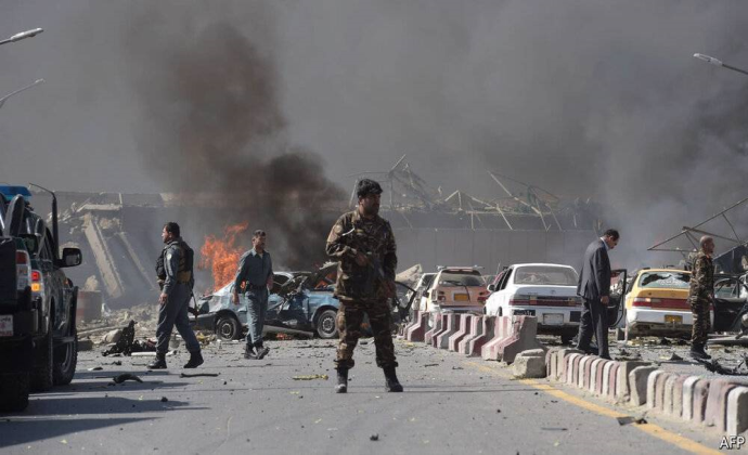 وقوع ۲ انفجار شدید در مقابل بیمارستان کابل + تصاویر و ویدئو