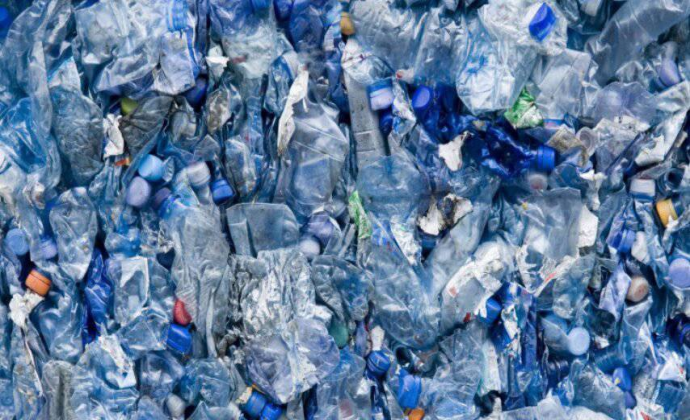تبدیل ۳۰ هزار تن زباله‌ پلاستیکی به روغن مفید/ اقیانوس آرام به زباله‌دان بزرگ تبدیل شده است