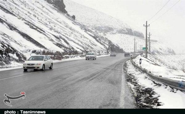 بارش برف و باران در جاده‌های 11 استان