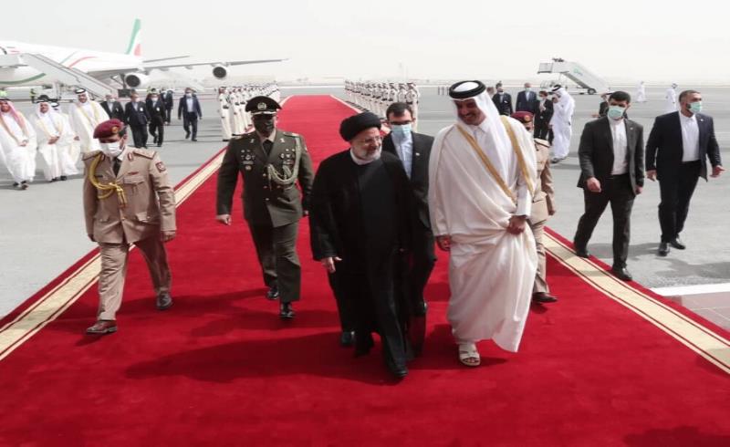 سفر رئیس‌جمهور به قطر؛ رویکرد تحول‌گرایانه رئیسی در جهت همگرایی کشورهای منطقه/ استقبال سطح بالا از رئیس‌جمهور توسط امیر قطر