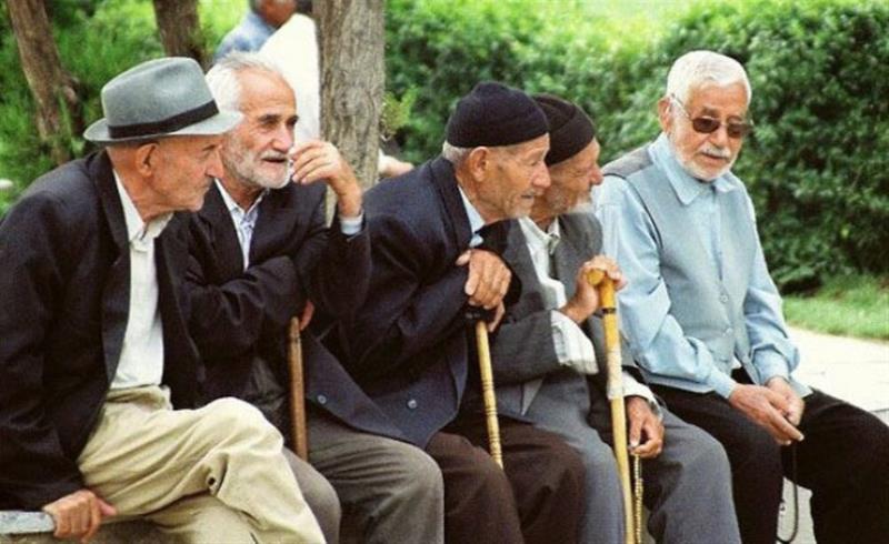 کارت رفاهی سالمندان تهرانی؛ چگونه سالمندان "کارت منزلت" بگیرند؟ + مزایا