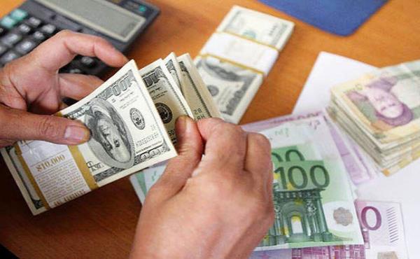 کارشناس اقتصادی در گفت‌وگو با آگاه: رانت ۵۰۰هزار میلیارد تومانی با حذف ارز ترجیحی از بین رفت