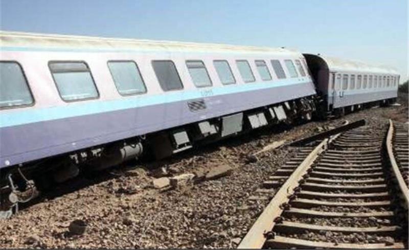 خروج قطار مشهد؛ جان باختن ۱۰ نفر بر اثرخروج قطار مشهد یزد از ریل/ علت اصلی خروج قطار از ریل چیست؟