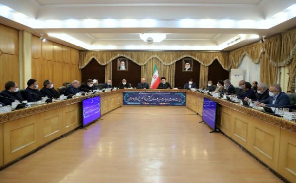 آیت‌الله رئیسی: دولت و مجلس مسئولیت مشترک برای باز کردن گره‌های زندگی مردم دارند/ قوانین را بدون معطلی ابلاغ می‌کنم
