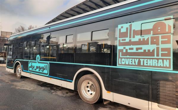 کشتی حامل 50 اتوبوس برقی به بندرعباس رسید