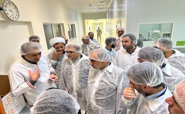 بازدید اعضای کمیسیون اقتصادی مجلس از واحد تولیدی دارو در تبریز