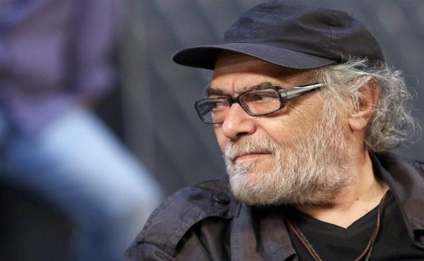 ادامه درمان اکبر زنجانپور در منزل