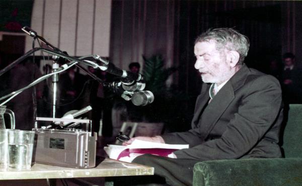 انتشار تصاویر منتشر نشده  از حضور استاد شهریار در دانشگاه تبریز