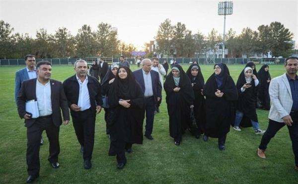 بازدید اعضای فراکسیون‌های زنان و ورزش از ورزشگاه آزادی