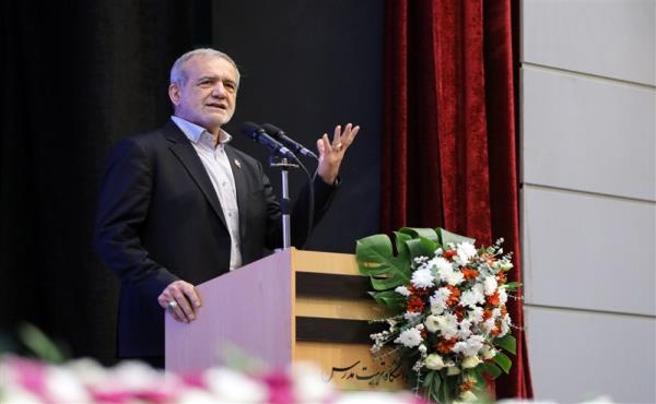 پزشکیان: مصمم هستیم هر مسأله ای که برای فعالان اقتصادی مزاحمت ایجاد میکند را رفع کنیم