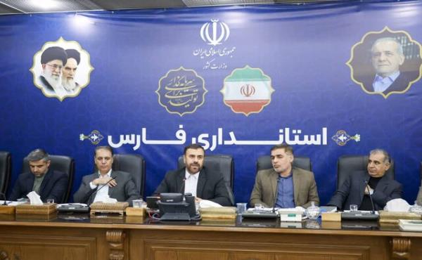 استاندار فارس: اجازه سوءاستفاده دشمن از مسائل اقتصادی را ندهیم/ تقویت نظارت بر بازار