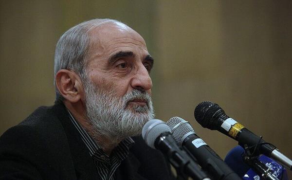 گفته بودم برای اقتصاد کشور فکری بکنید اما دولت سرگرم کنسرت و رفع فیلترینگ شد و مردم را به اعتراض واداشت