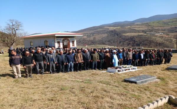 از فراغ ۴۲ ساله تا وصال ابدی/تشییع پیکر مادر شهید در جوار همرزمان فرزندش