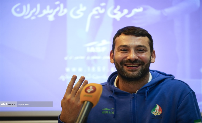 سرمربی تیم ملی واترپلو وارد تهران می‌شود