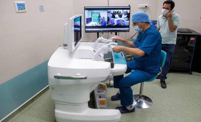 تلفیق فناوری 5G و لاپاراسکوپی در فناوری ایرانی/ روبات جراح ایرانی مشکل دوری پزشک از بیمار را حل کرد